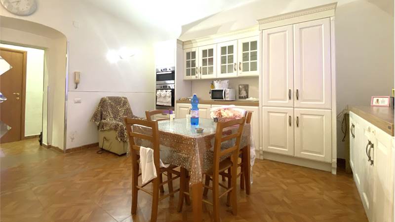 Appartamento in vendita a Napoli
